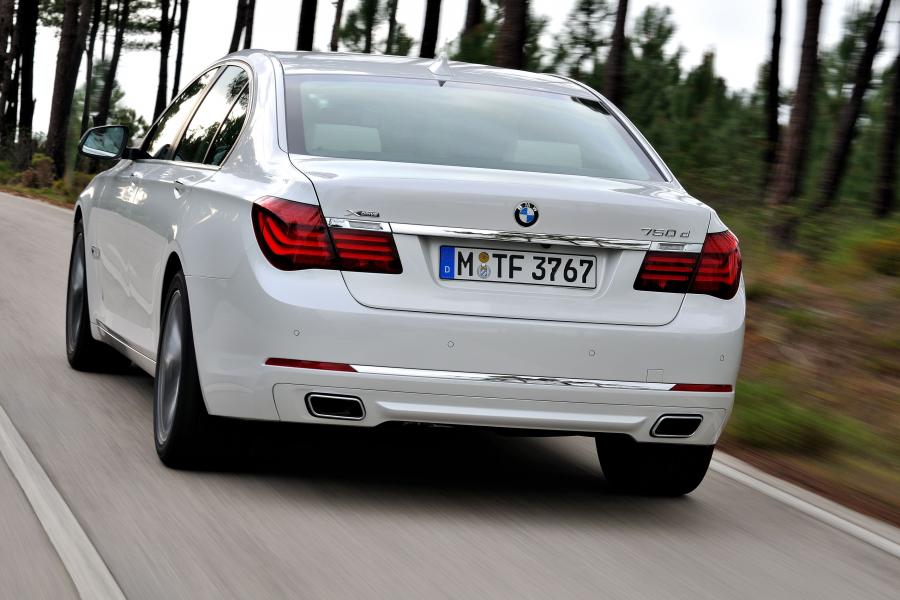 BMW 750d xDrive 2012 года  (фото 38 из 54)